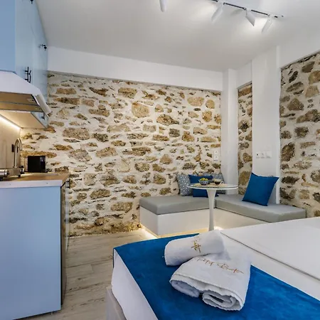 Le Petit Bati Blue 스코펠로스 타운