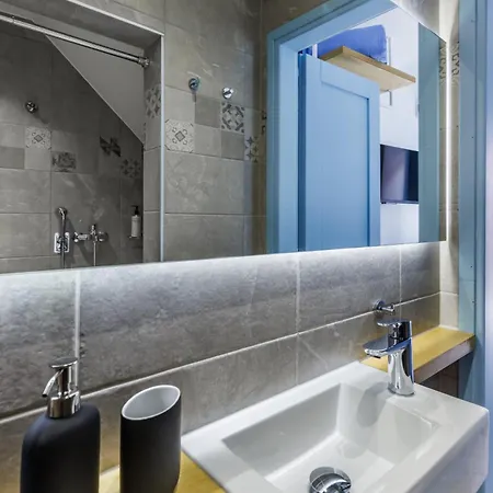 Le Petit Bati Blue 스코펠로스 타운